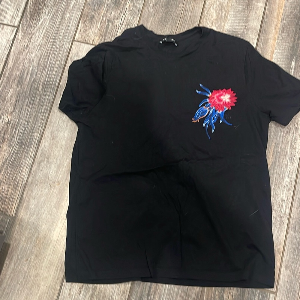 Mens express shirt. Embroidered flower detail